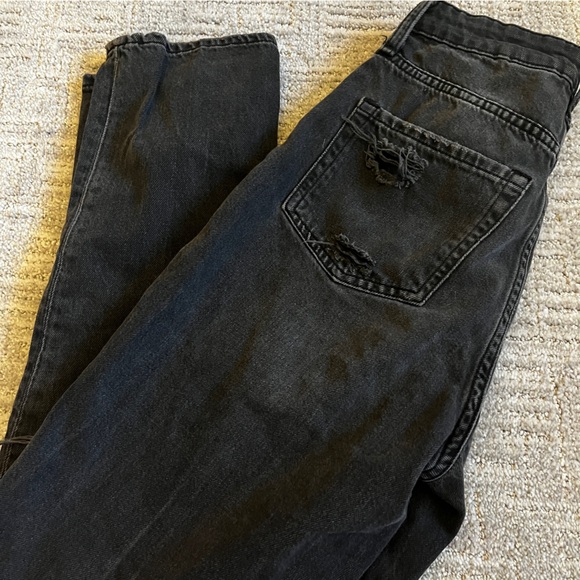 H&M womens Black Relaxed Jeans - Picture 4 of 6
